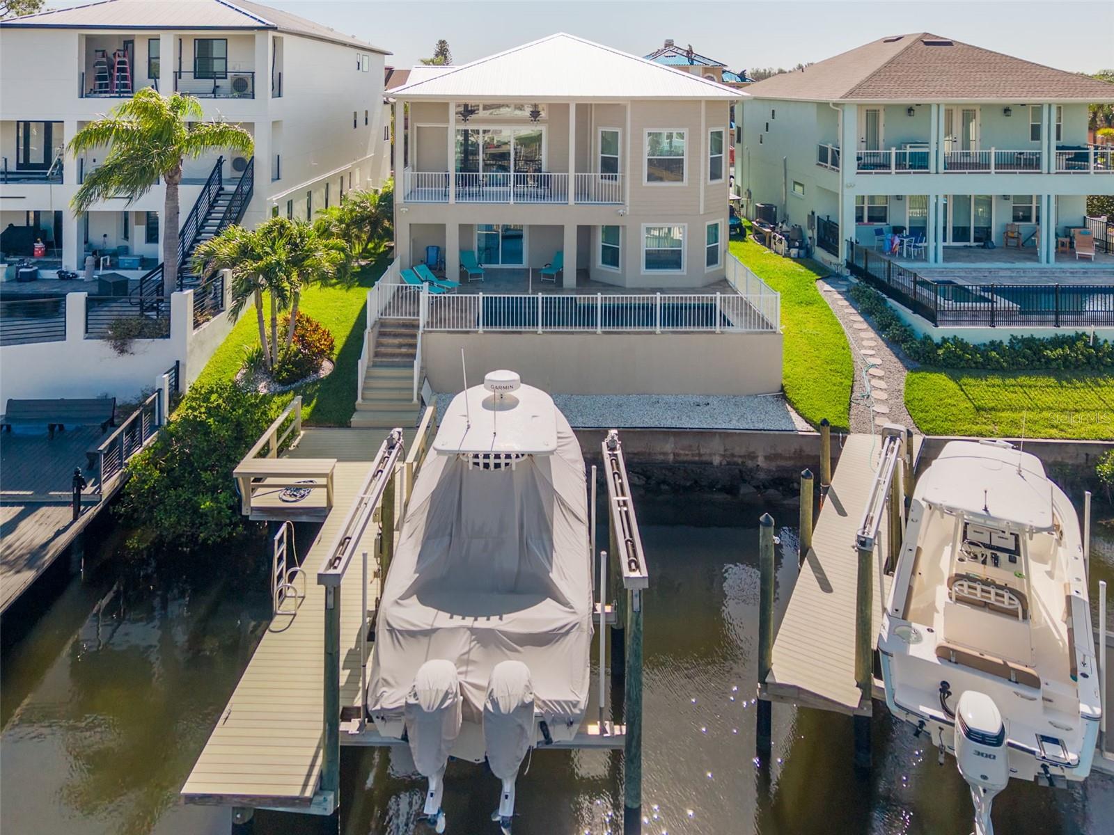 Single Family Residence in NEW PORT RICHEY, FL - Daniel Dourado