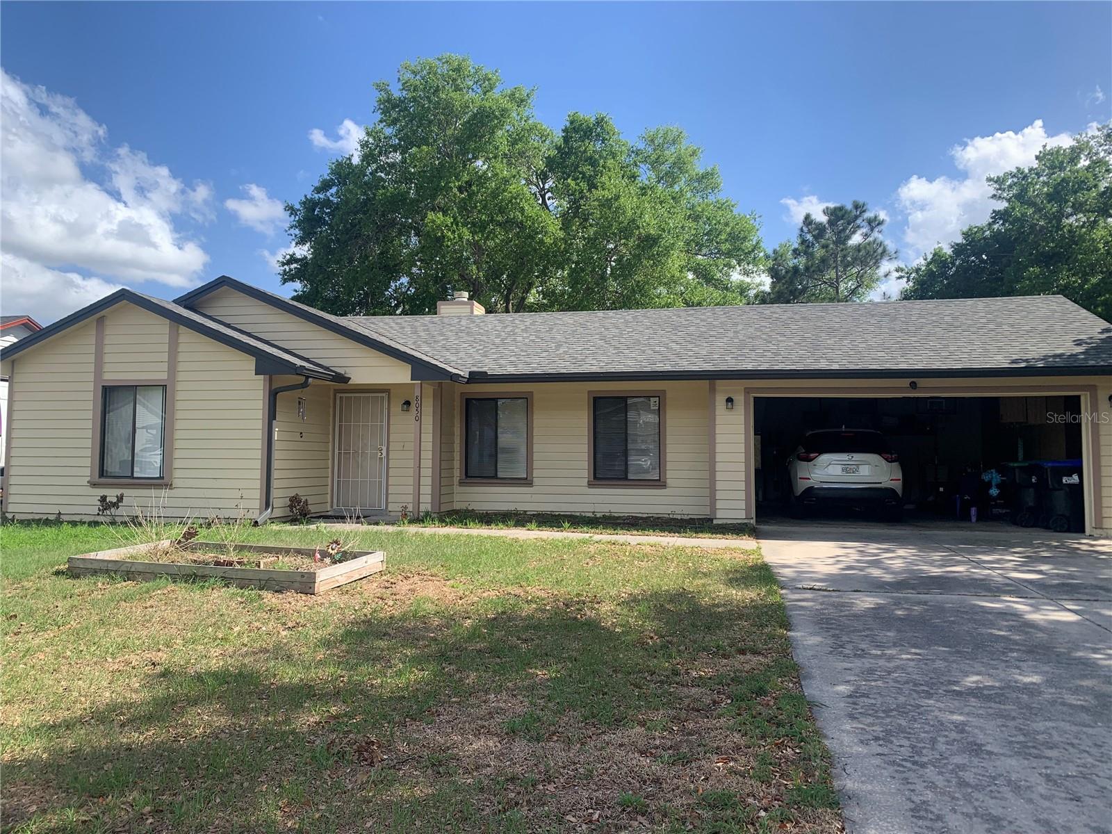 Single Family Residence in ORLANDO, FL - Daniel Dourado