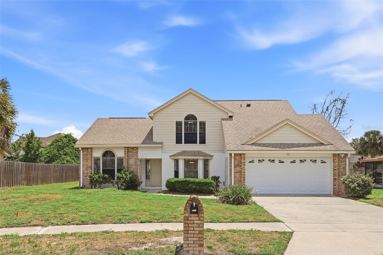 Single Family Residence in LONGWOOD, FL - Daniel Dourado