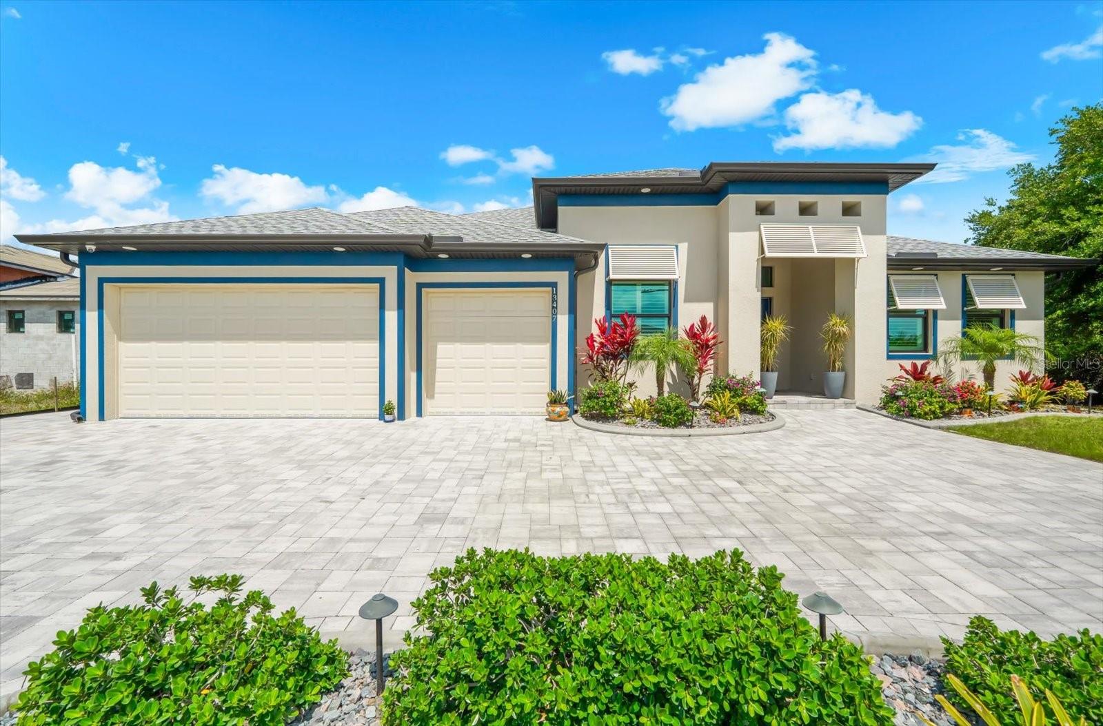 Single Family Residence in PORT CHARLOTTE, FL - Daniel Dourado