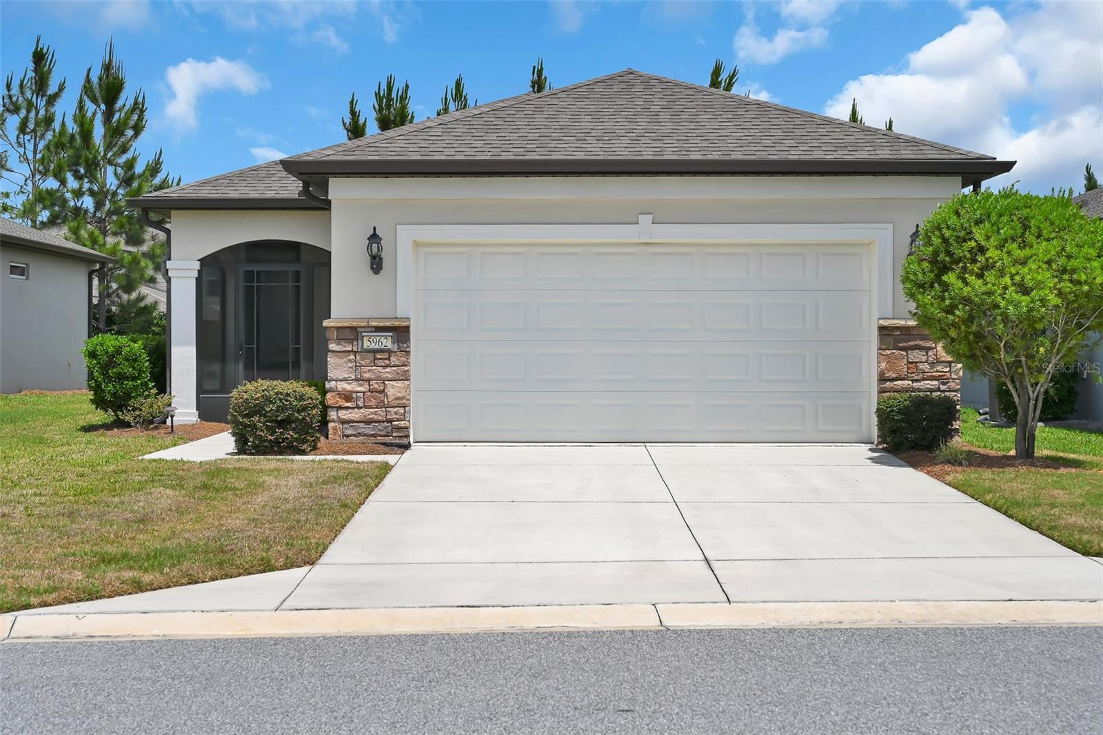 Single Family Residence in OCALA, FL - Daniel Dourado