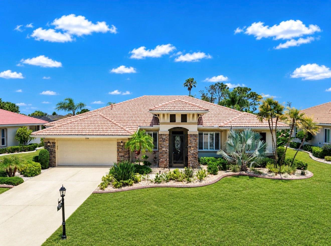 Single Family Residence in SUN CITY CENTER, FL - Daniel Dourado