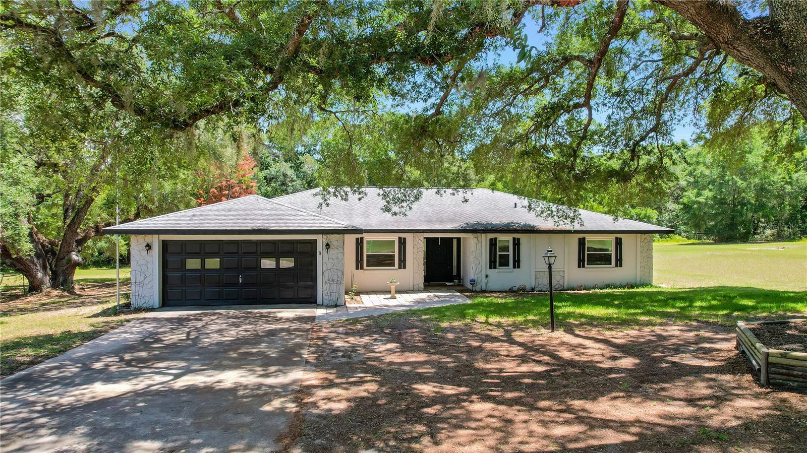 Single Family Residence em WEIRSDALE, FL - Daniel Dourado