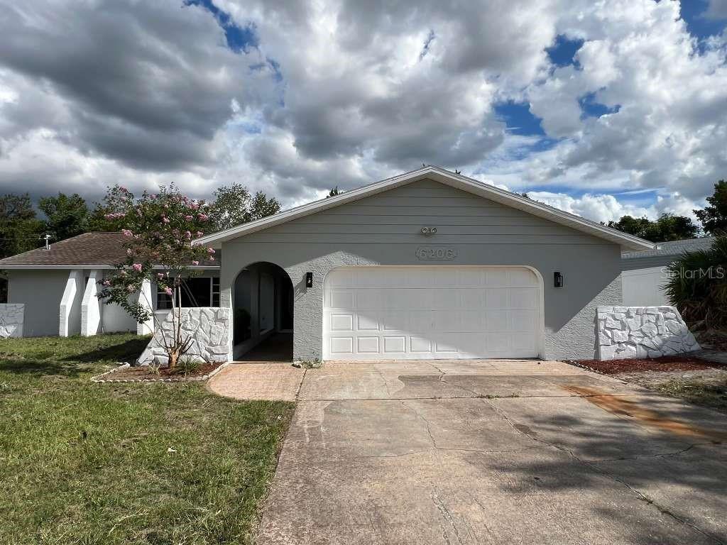 Single Family Residence em SPRING HILL, FL - Daniel Dourado