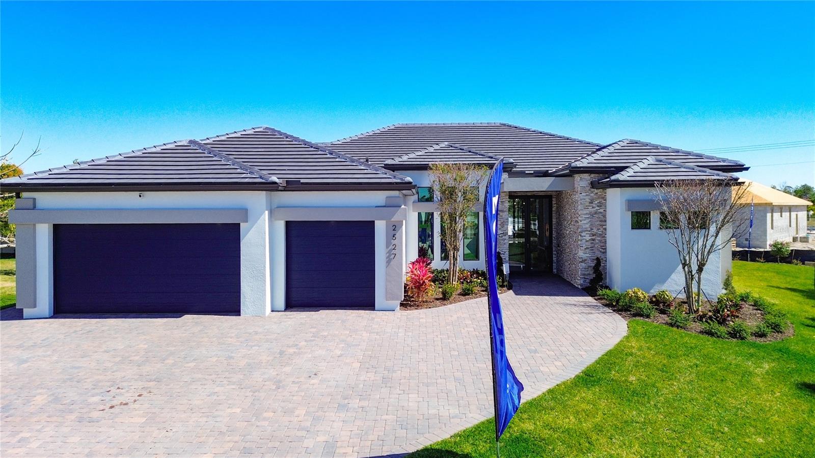 Single Family Residence in CAPE CORAL, FL - Daniel Dourado