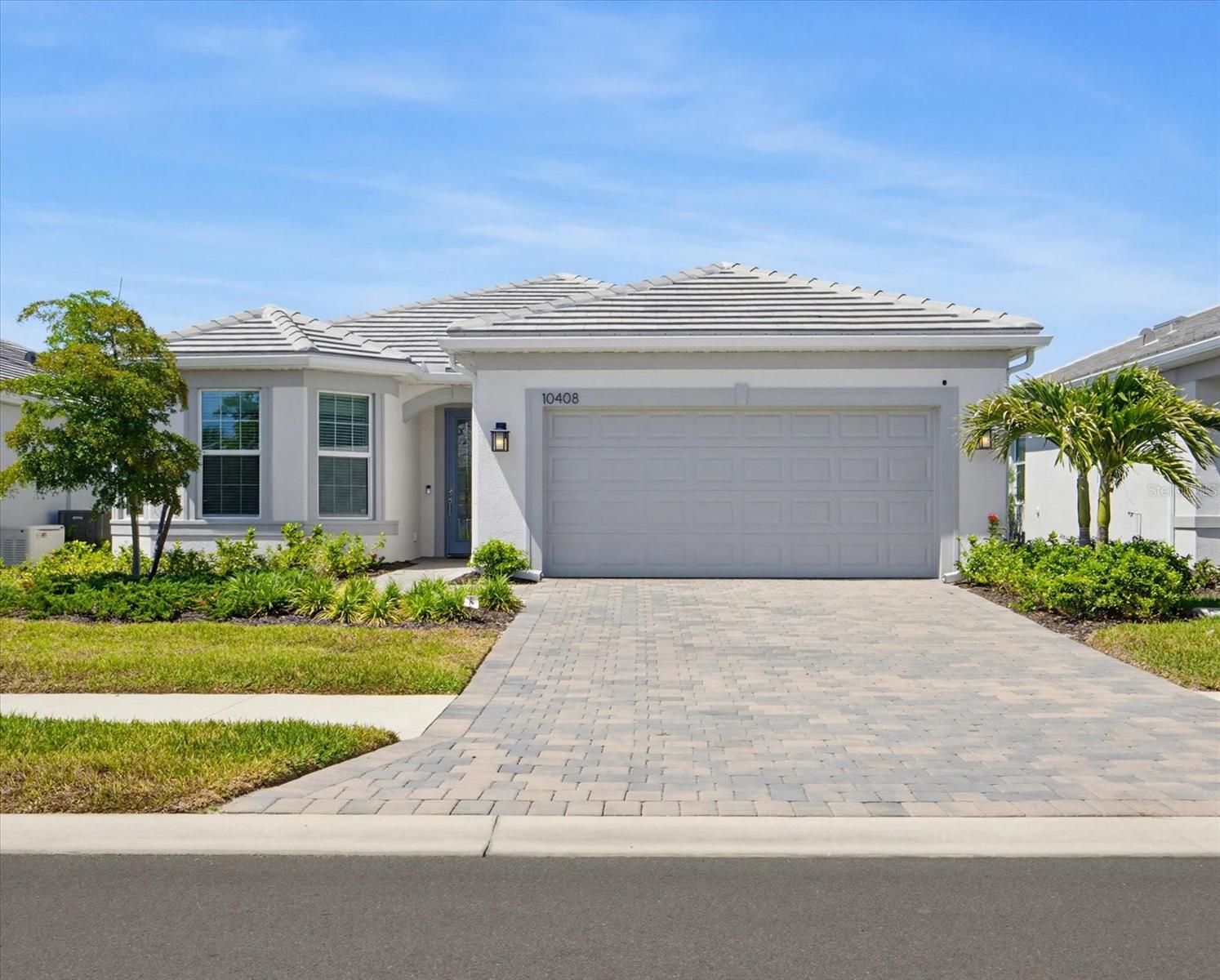Single Family Residence in ENGLEWOOD, FL - Daniel Dourado