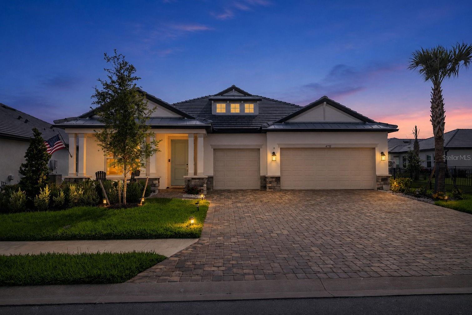 Single Family Residence in BRADENTON, FL - Daniel Dourado