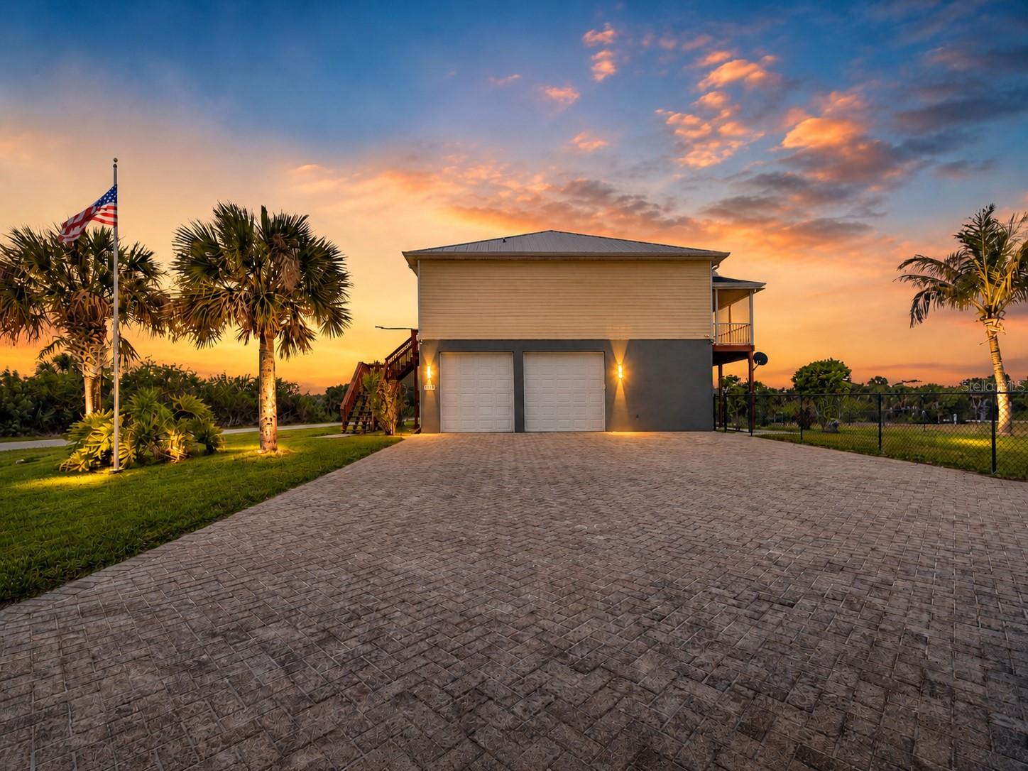 Single Family Residence in PORT CHARLOTTE, FL - Daniel Dourado