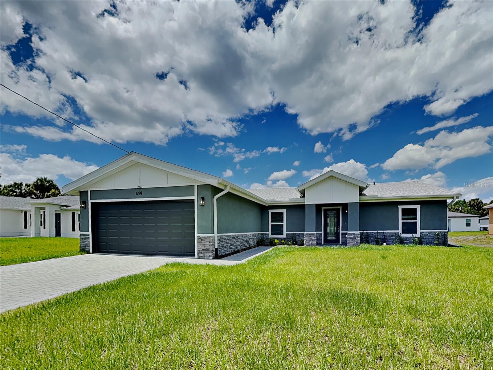 Single Family Residence in NORTH PORT, FL - Daniel Dourado
