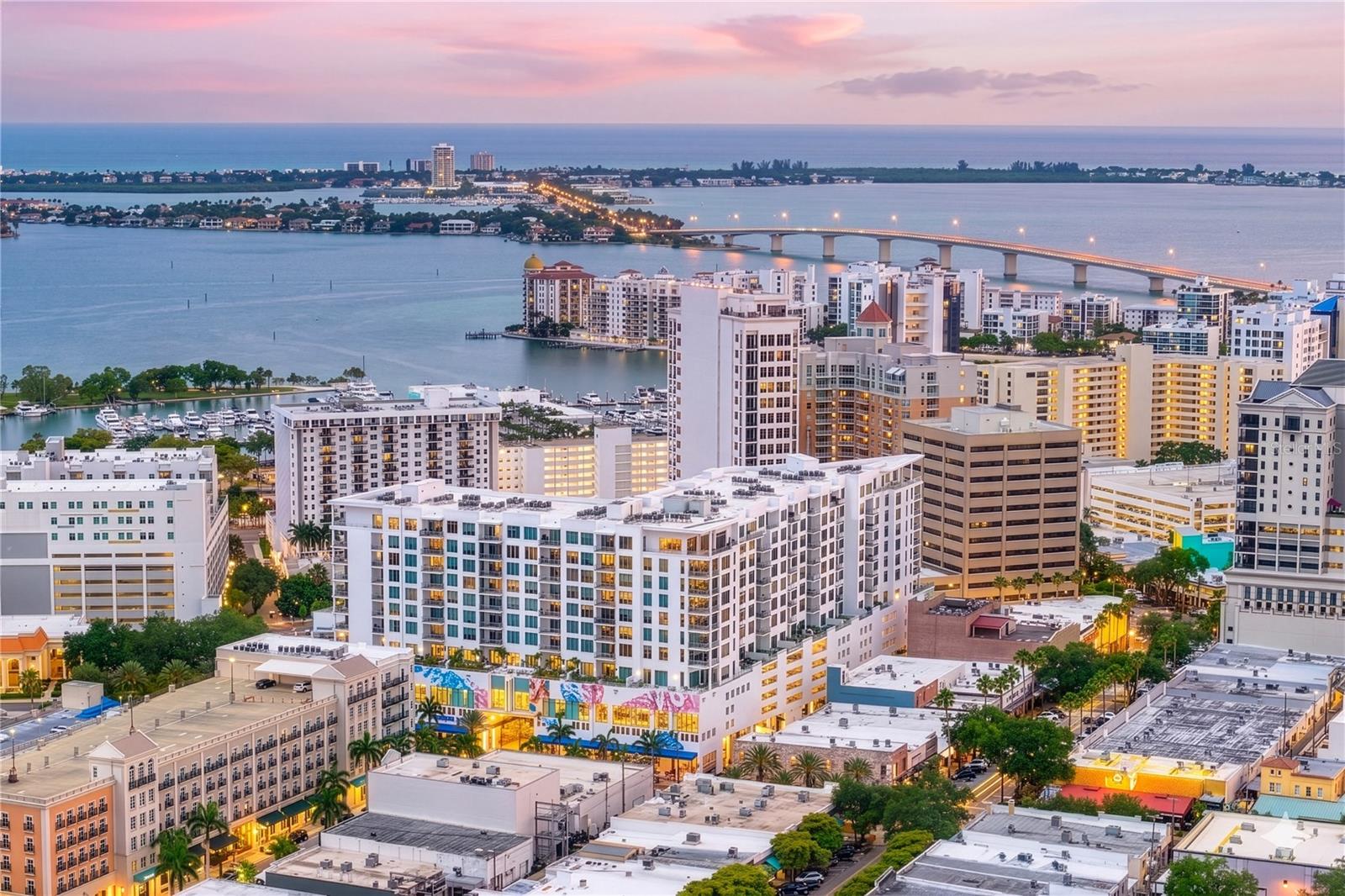 Condominium in SARASOTA, FL - Daniel Dourado
