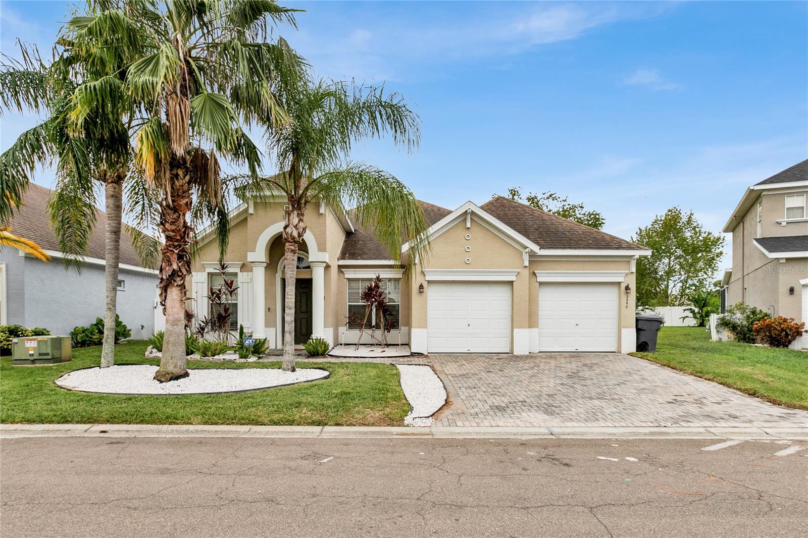 Single Family Residence in DAVENPORT, FL - Daniel Dourado
