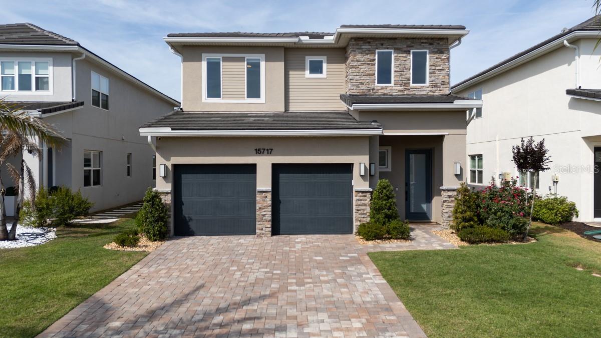 Single Family Residence in MONTVERDE, FL - Daniel Dourado