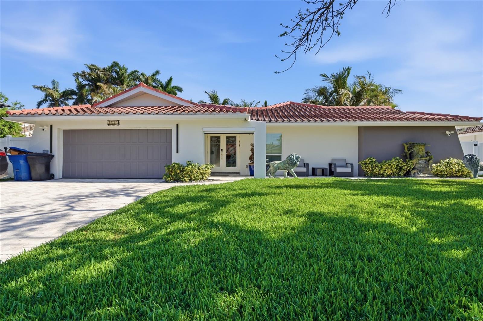 Single Family Residence em ST PETERSBURG, FL - Daniel Dourado