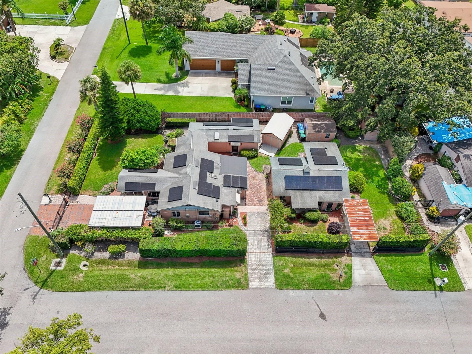 Single Family Residence in ORLANDO, FL - Daniel Dourado