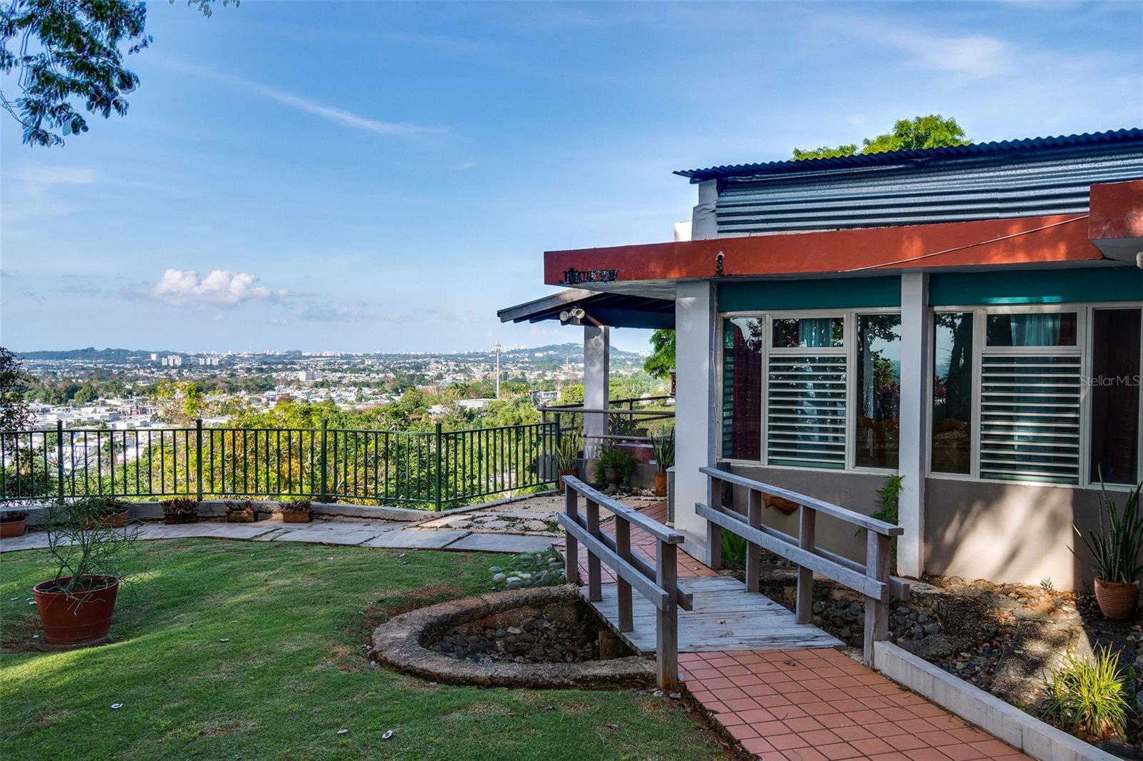 Single Family Residence in BAYAMON, PR - Daniel Dourado
