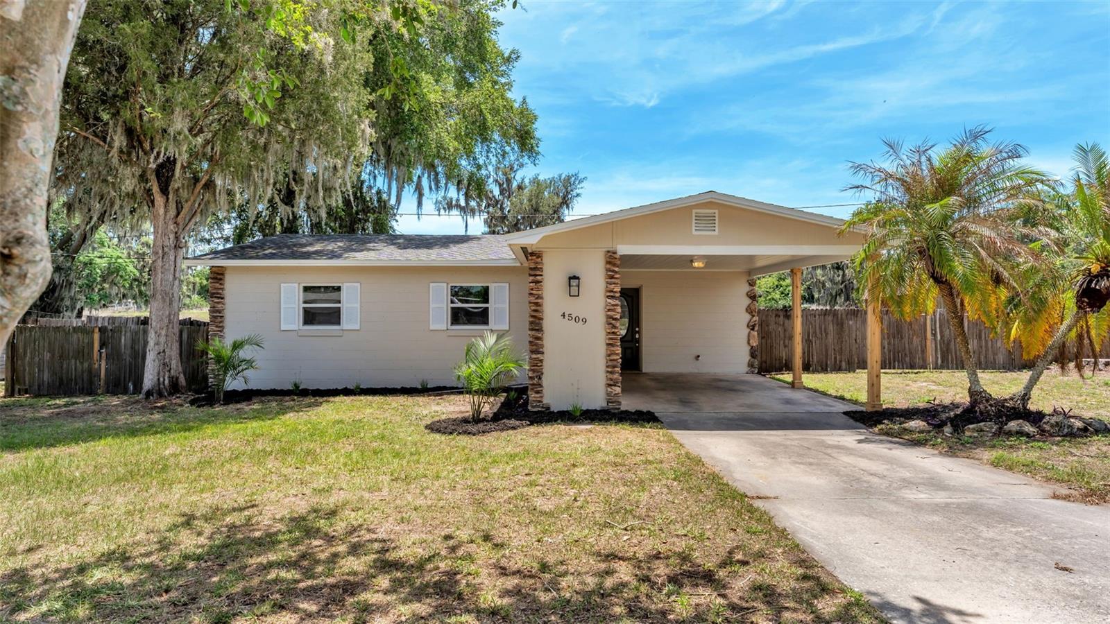 Single Family Residence em LAKELAND, FL - Daniel Dourado
