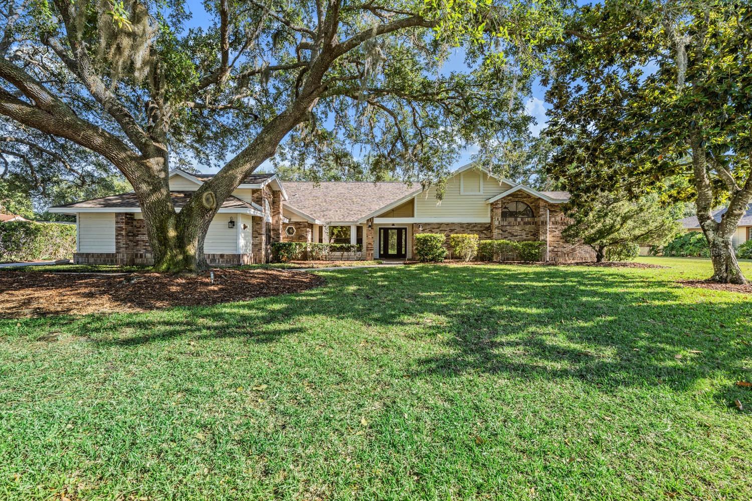 Single Family Residence in TARPON SPRINGS, FL - Daniel Dourado