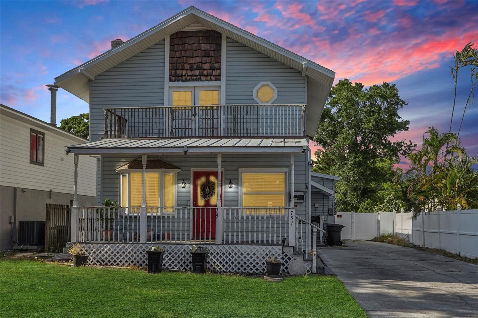 Single Family Residence em ST PETERSBURG, FL - Daniel Dourado