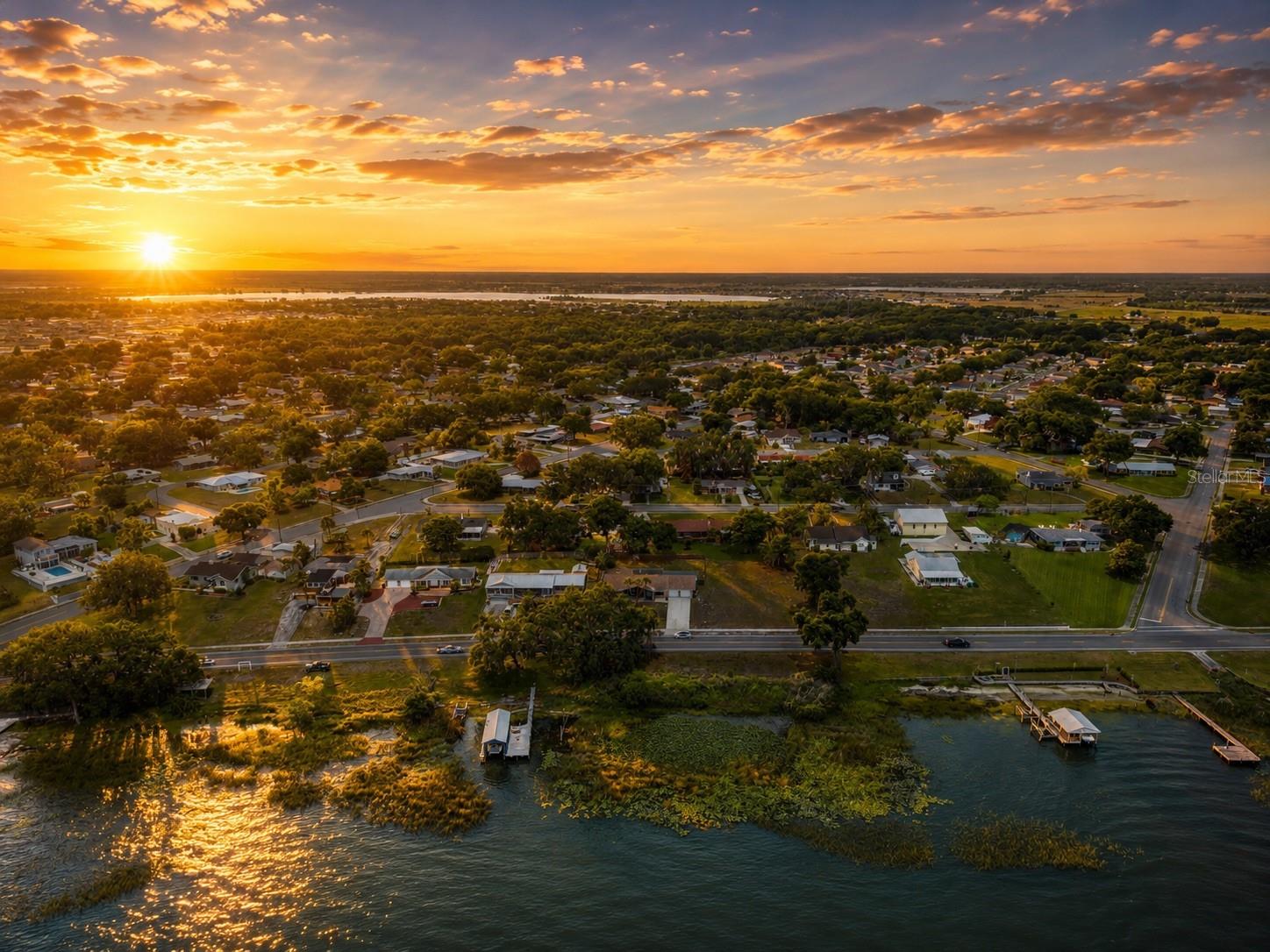 Single Family Residence in AUBURNDALE, FL - Daniel Dourado
