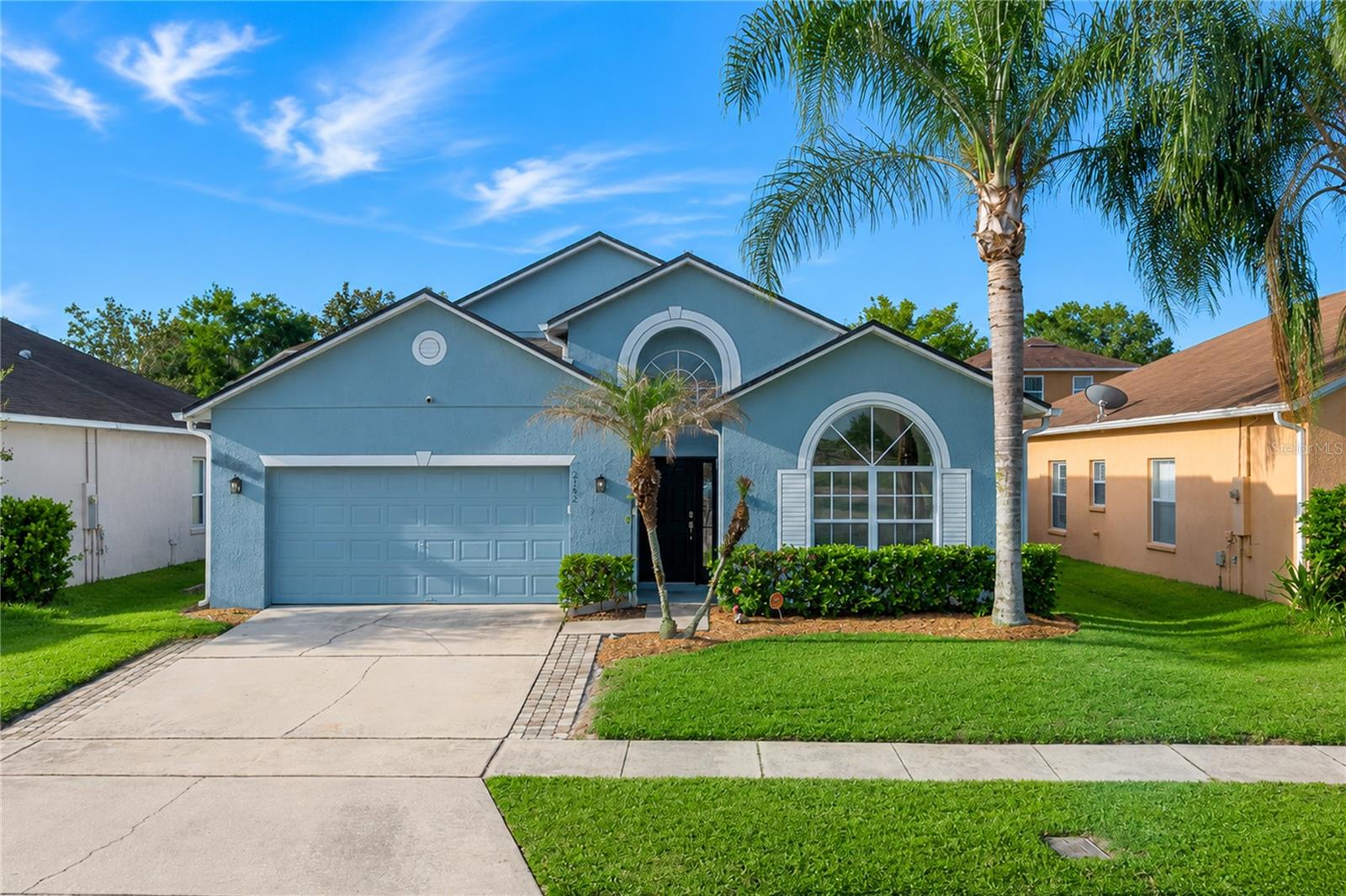 Single Family Residence in ORLANDO, FL - Daniel Dourado
