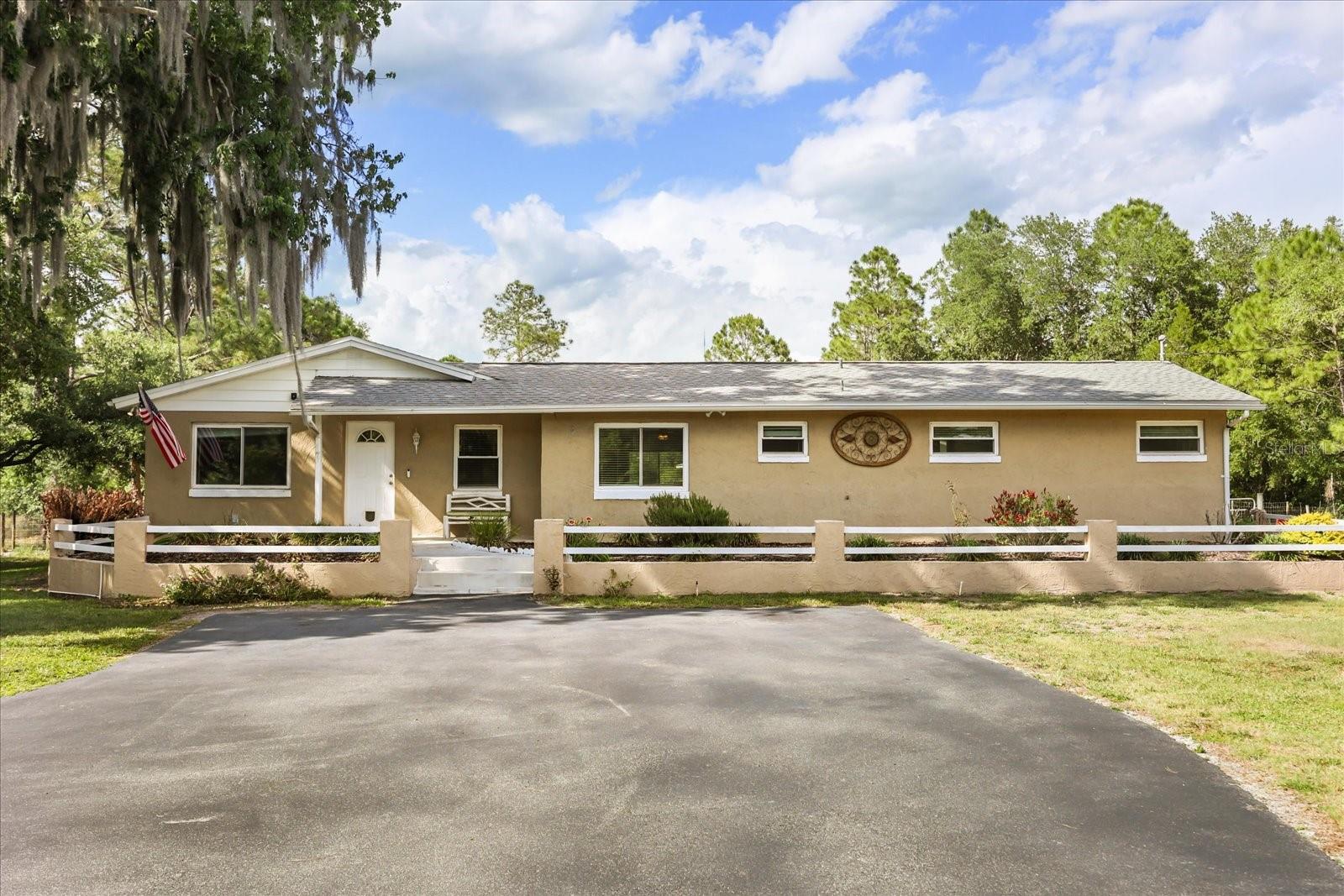Single Family Residence in CHRISTMAS, FL - Daniel Dourado