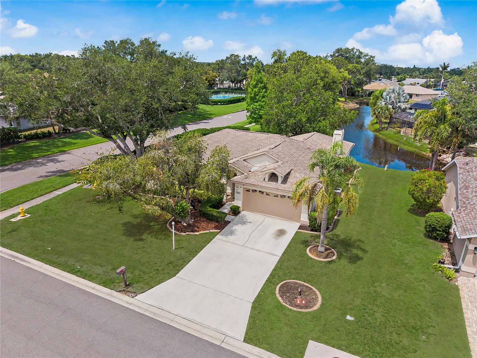 Single Family Residence in BRADENTON, FL - Daniel Dourado
