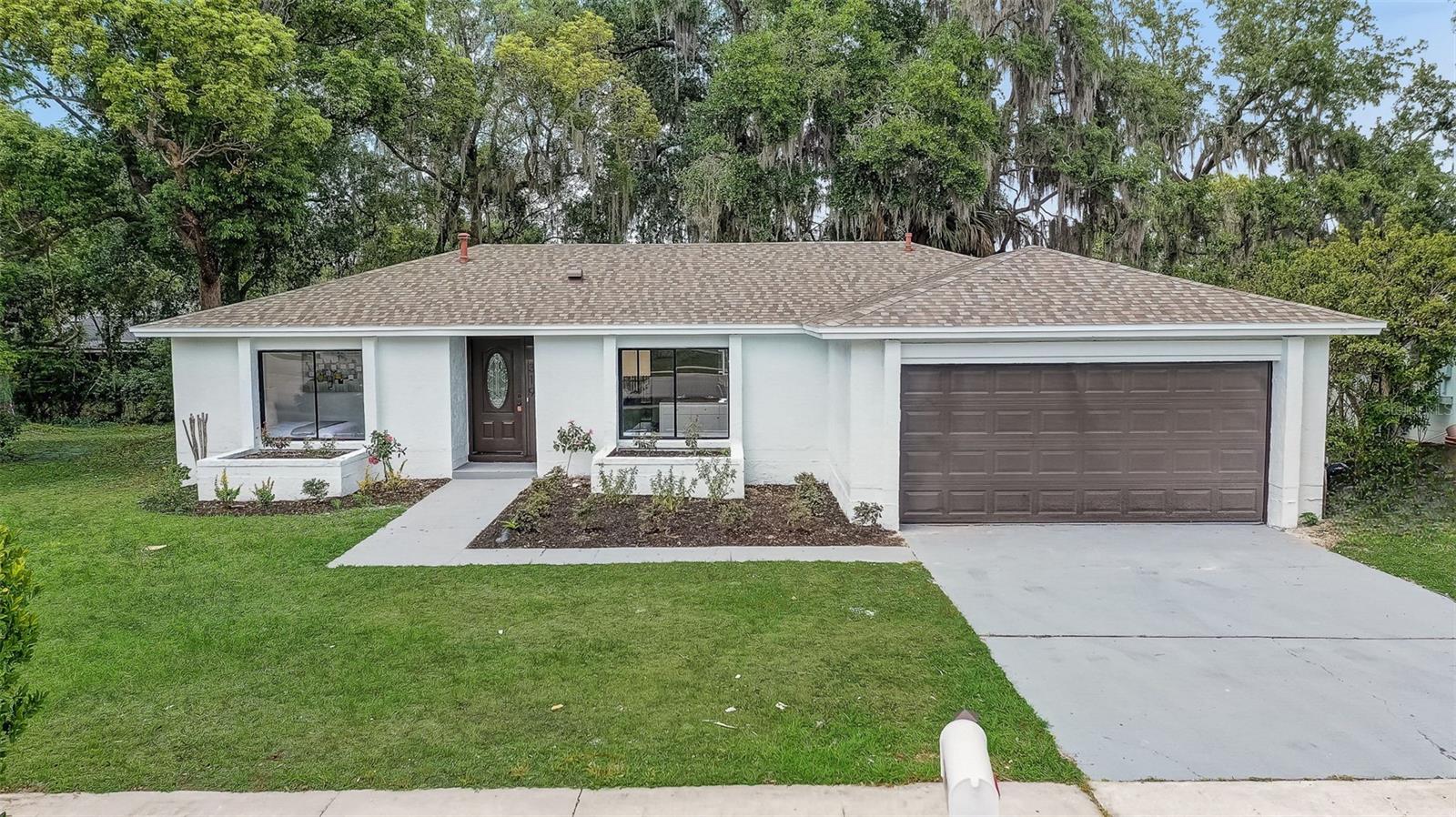 Single Family Residence in LONGWOOD, FL - Daniel Dourado