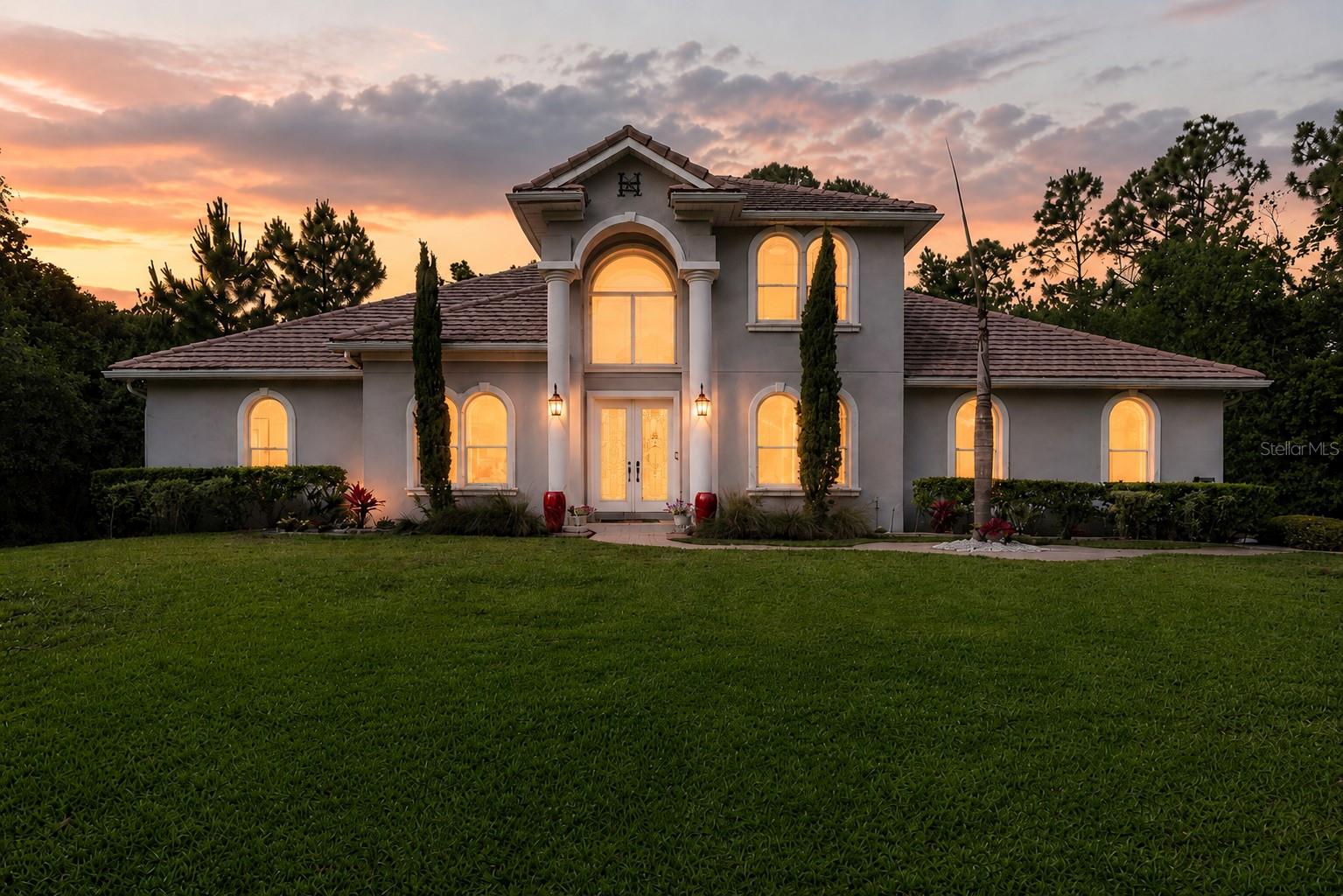 Single Family Residence in ORLANDO, FL - Daniel Dourado