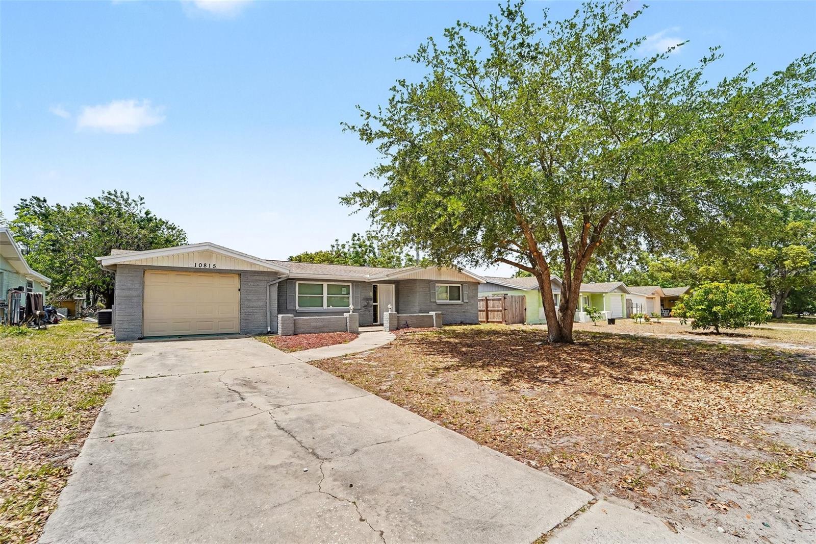 Single Family Residence in PORT RICHEY, FL - Daniel Dourado