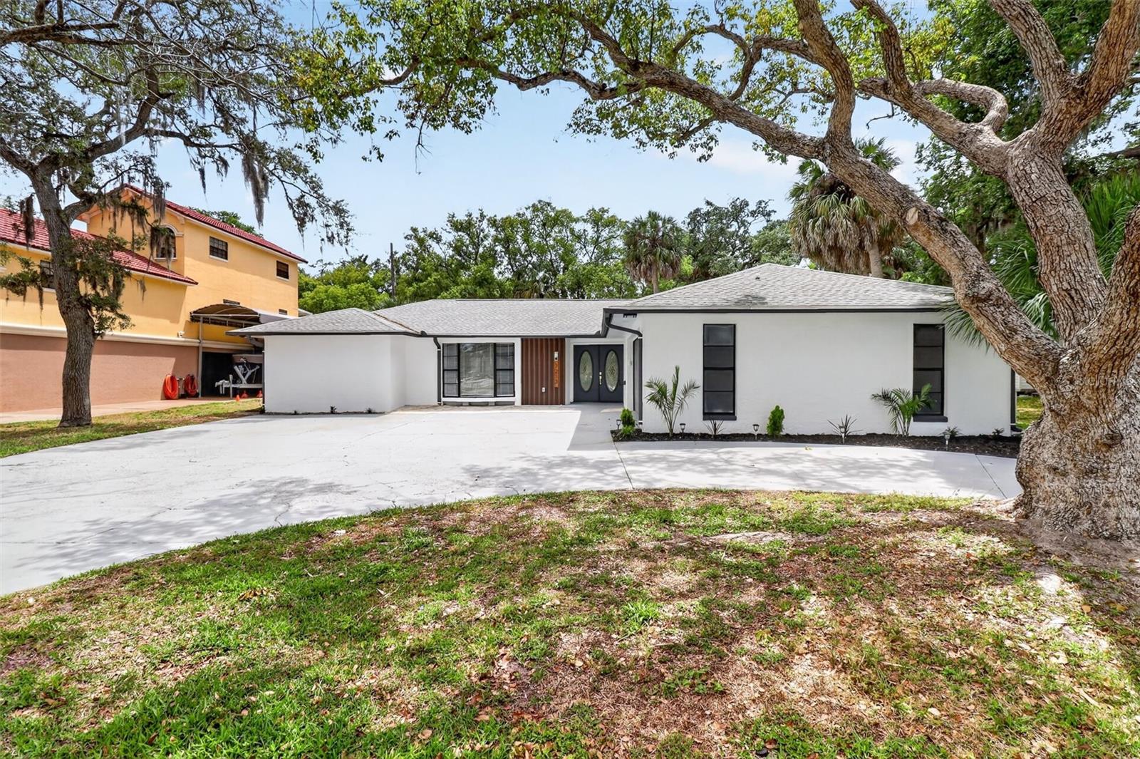 Single Family Residence in NEW PORT RICHEY, FL - Daniel Dourado