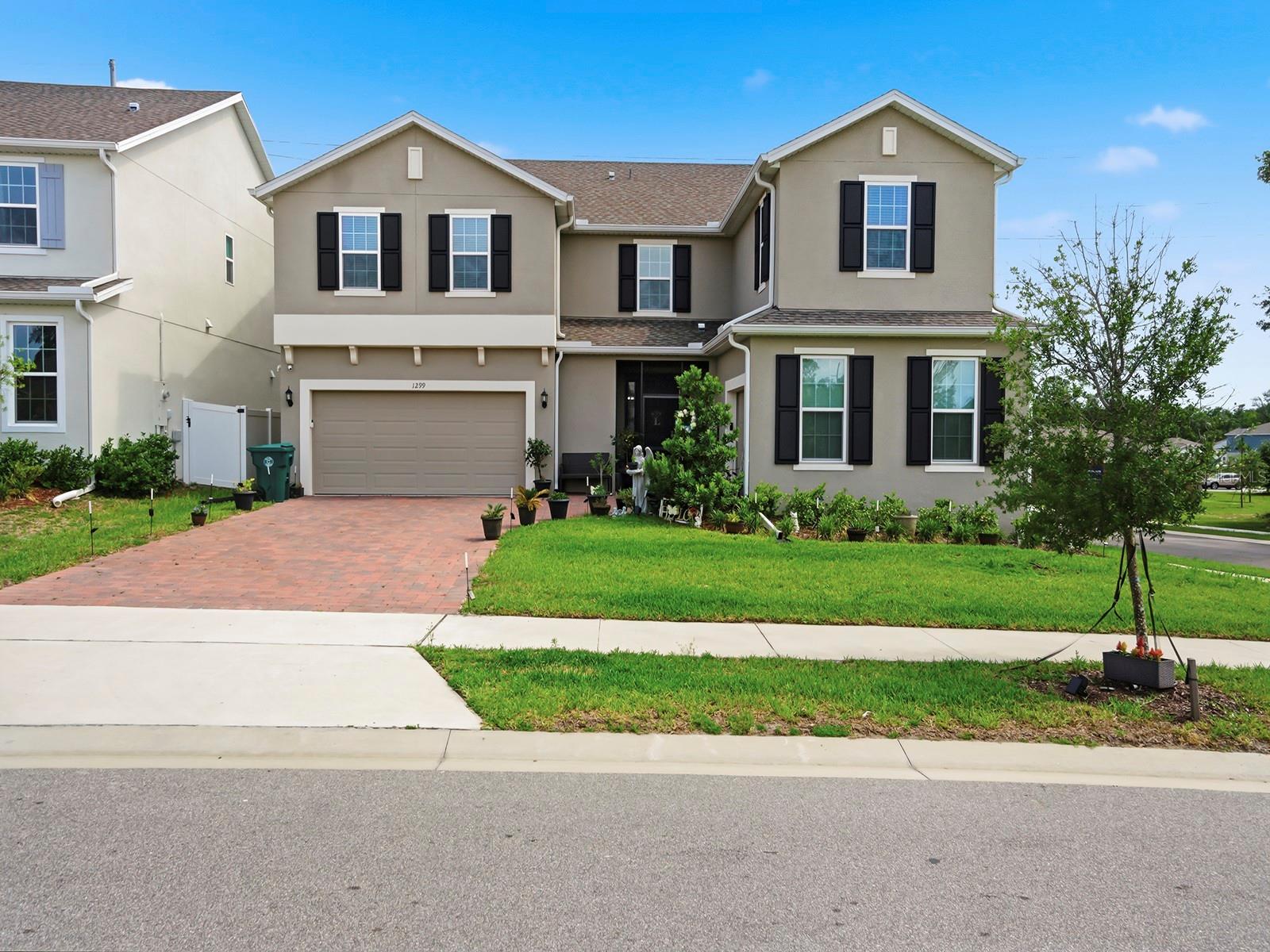 Single Family Residence in DELAND, FL - Daniel Dourado