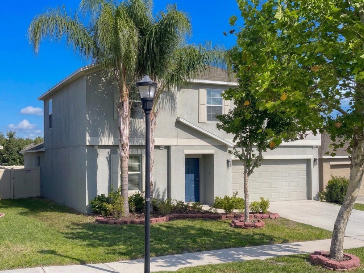 Single Family Residence in DOVER, FL - Daniel Dourado