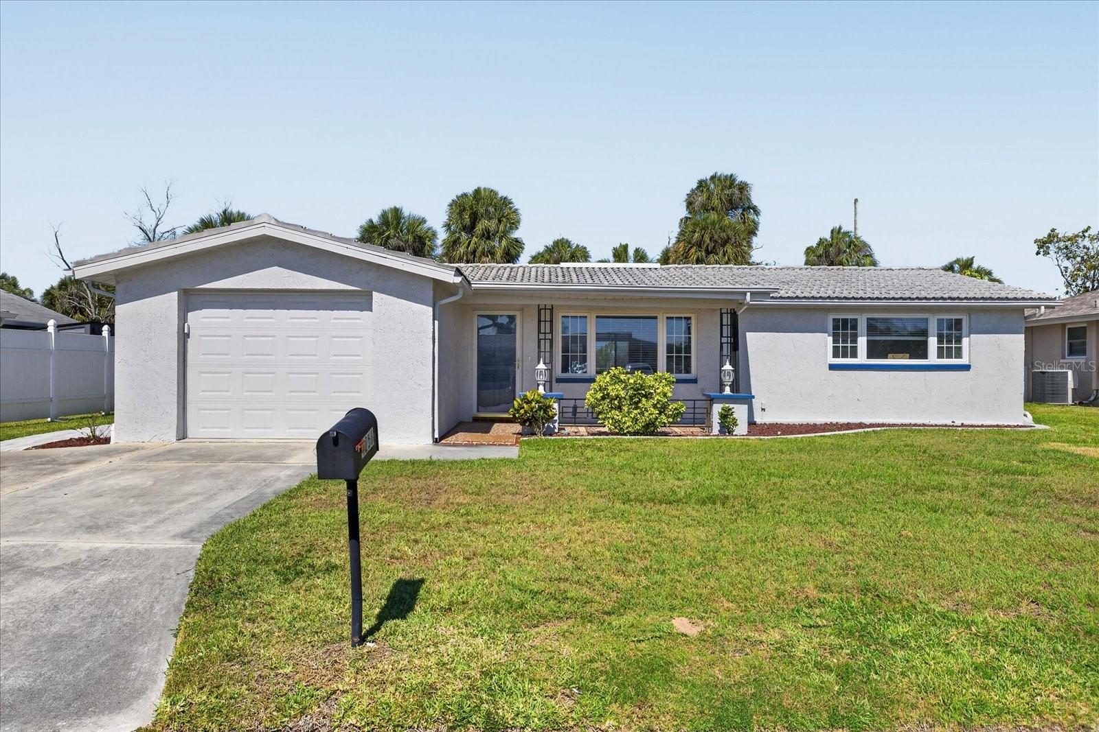 Single Family Residence in NEW PORT RICHEY, FL - Daniel Dourado