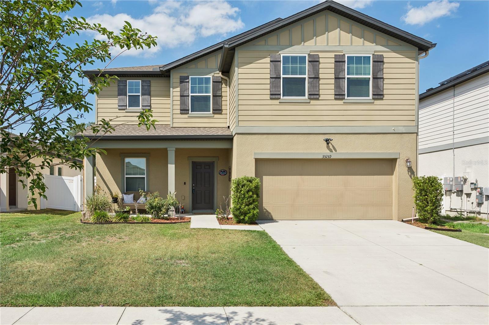 Single Family Residence in ZEPHYRHILLS, FL - Daniel Dourado