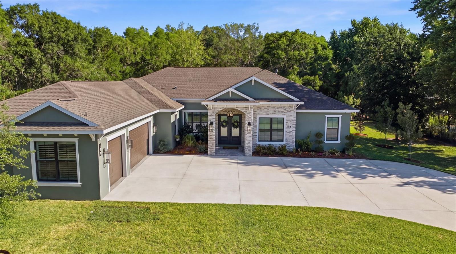 Single Family Residence in TARPON SPRINGS, FL - Daniel Dourado