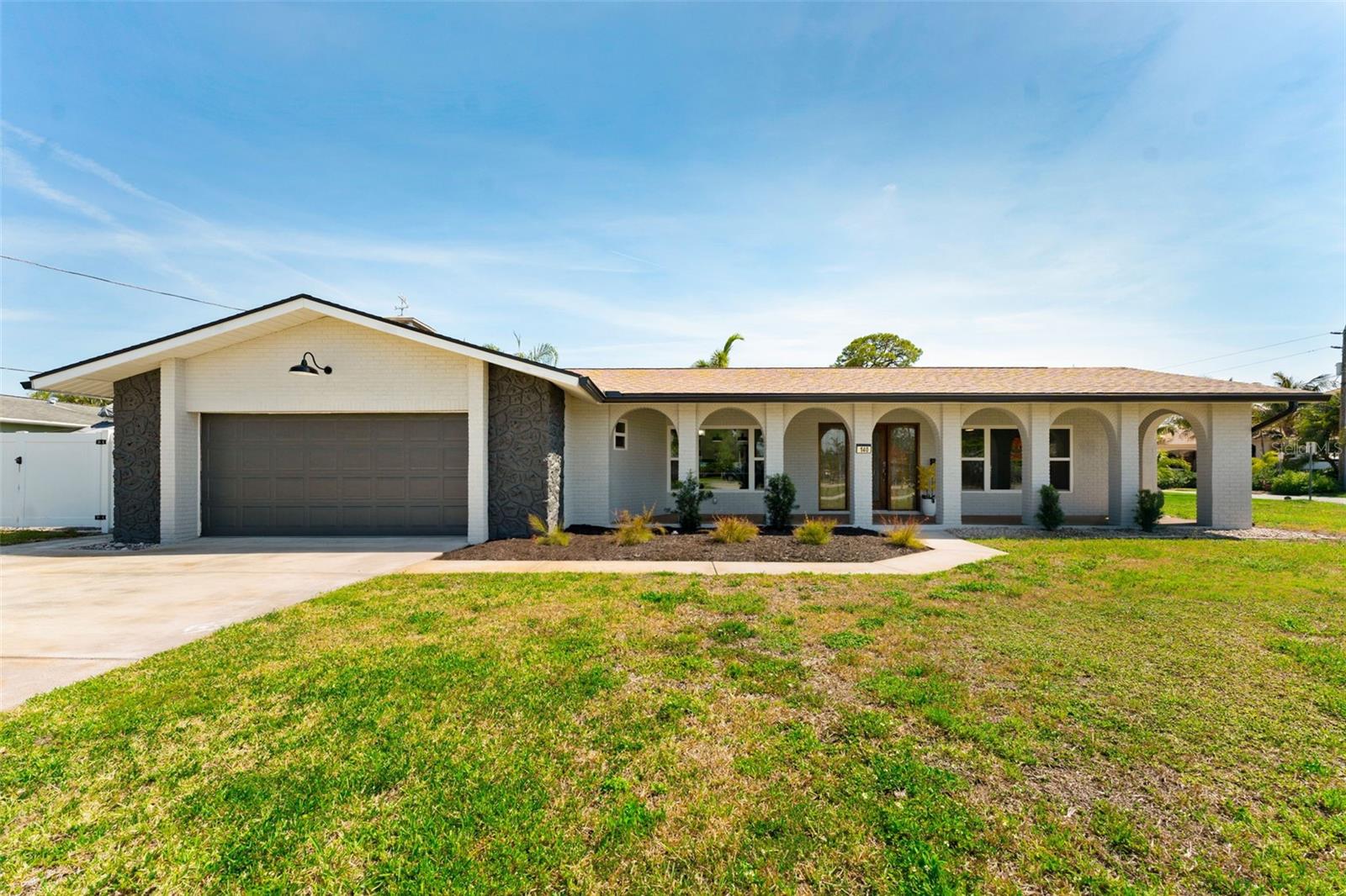 Single Family Residence em ST PETERSBURG, FL - Daniel Dourado