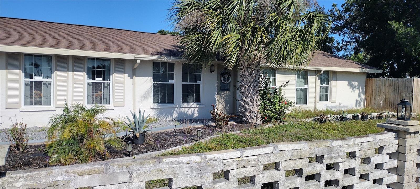 Single Family Residence in BRADENTON, FL - Daniel Dourado