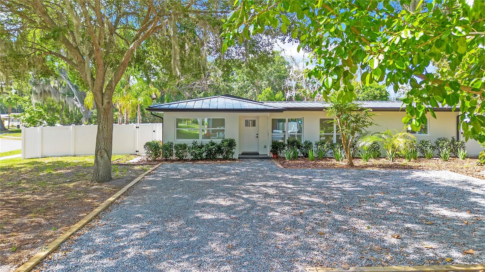 Single Family Residence in BELLE ISLE, FL - Daniel Dourado