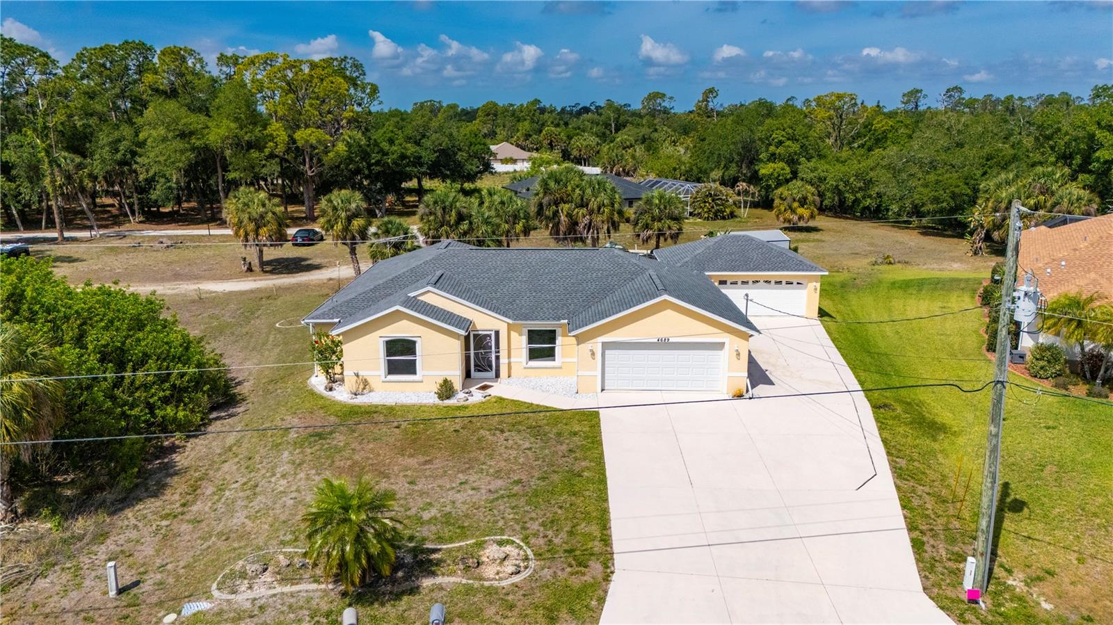 Single Family Residence in NORTH PORT, FL - Daniel Dourado