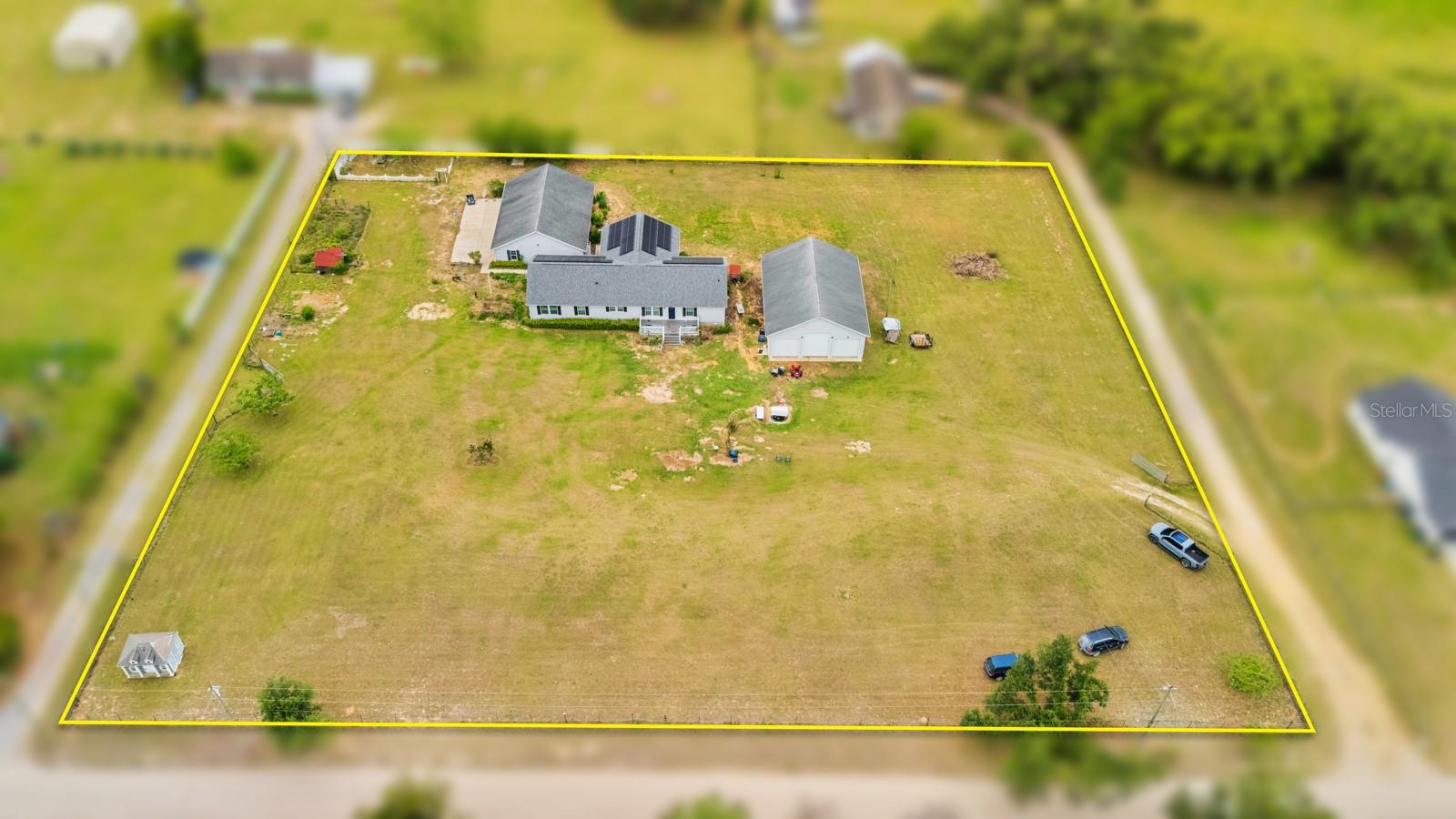 Single Family Residence in ZEPHYRHILLS, FL - Daniel Dourado