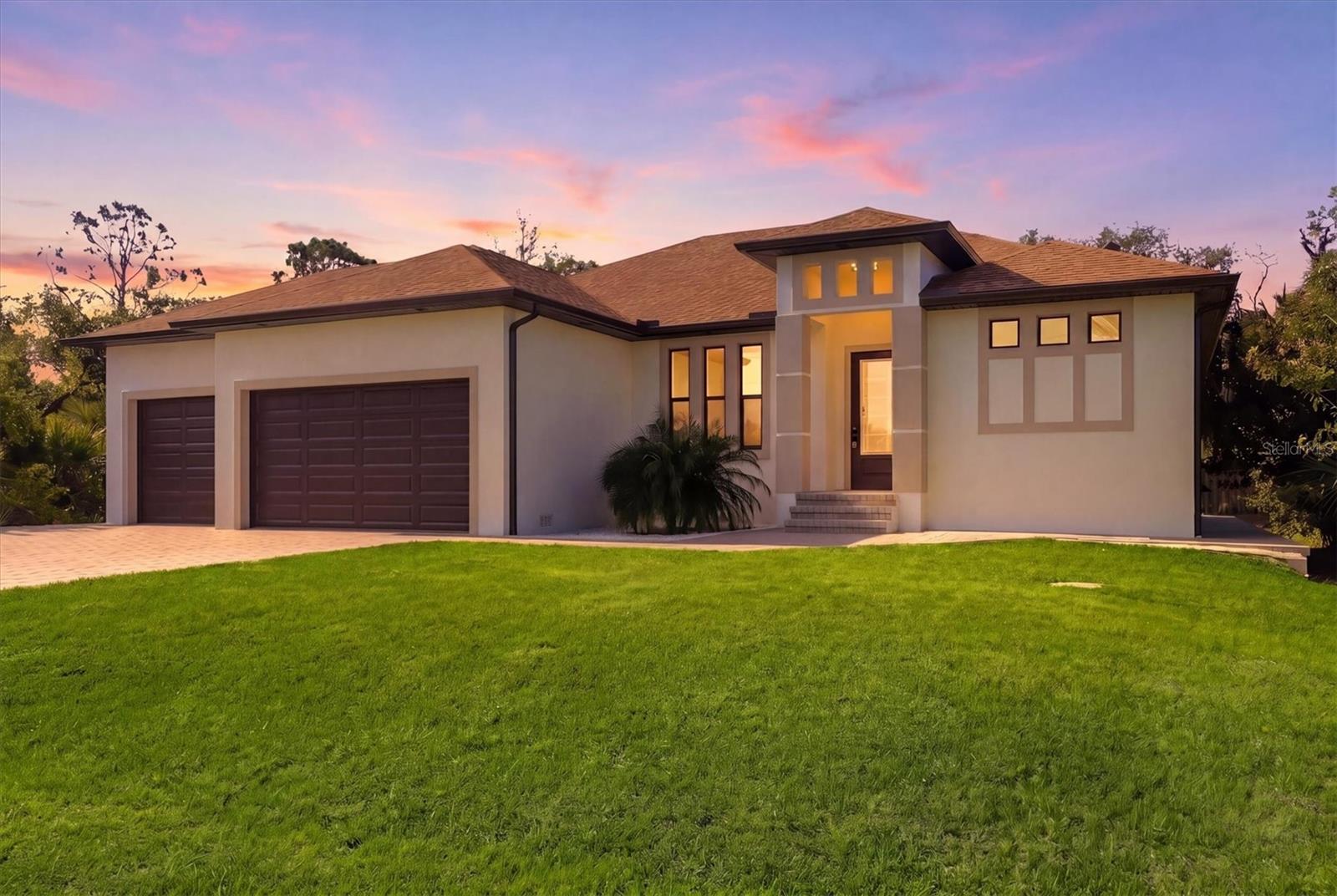 Single Family Residence in PORT CHARLOTTE, FL - Daniel Dourado
