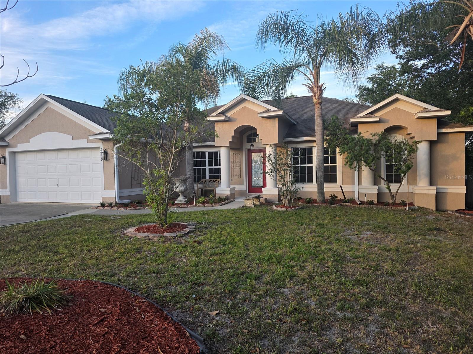 Single Family Residence in DELTONA, FL - Daniel Dourado