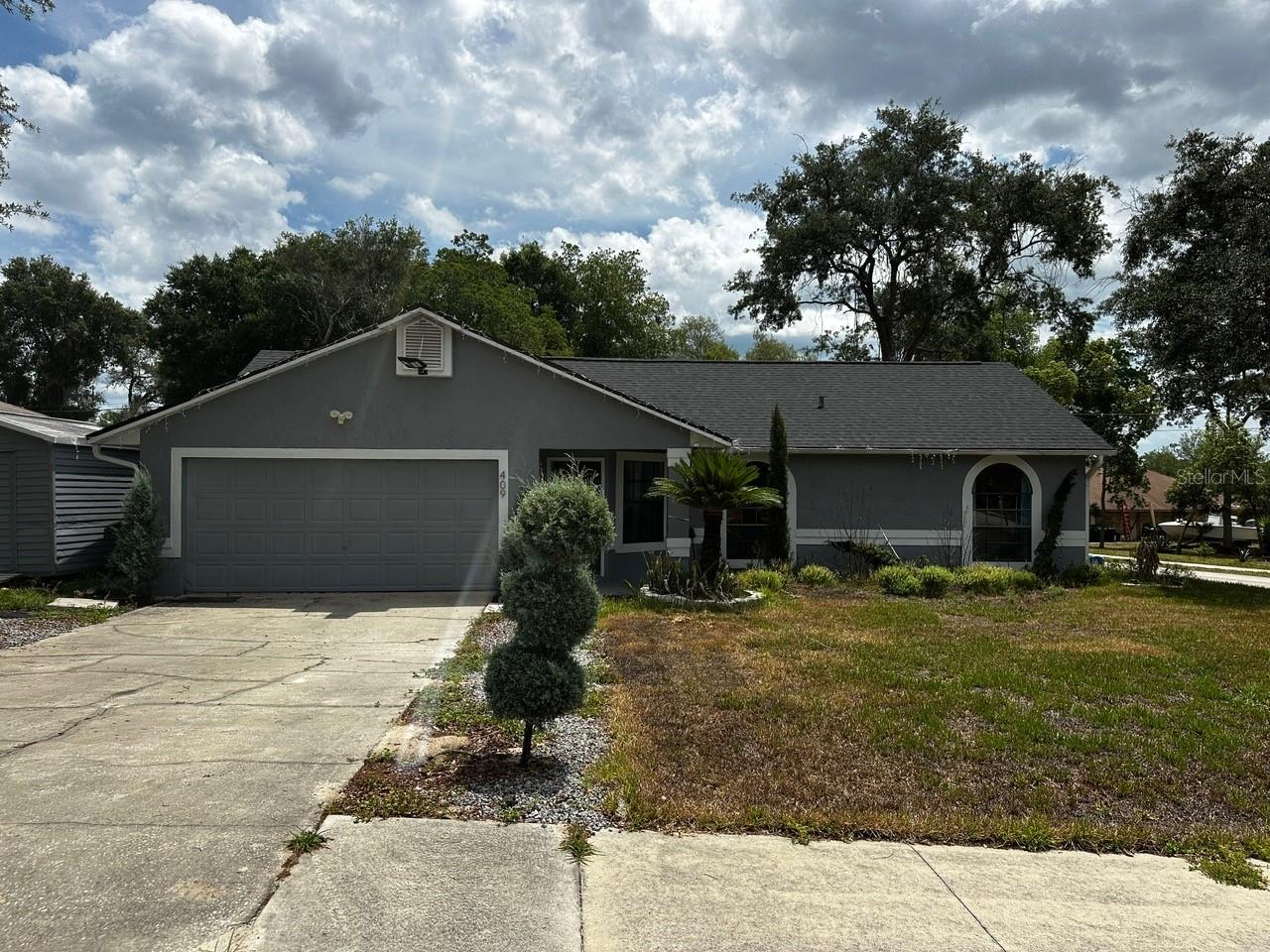 Single Family Residence in DELTONA, FL - Daniel Dourado