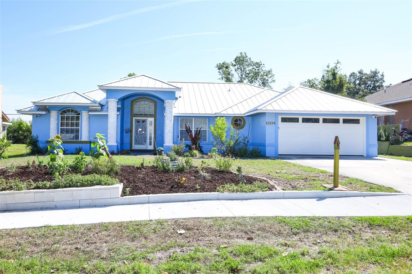 Single Family Residence in DELTONA, FL - Daniel Dourado