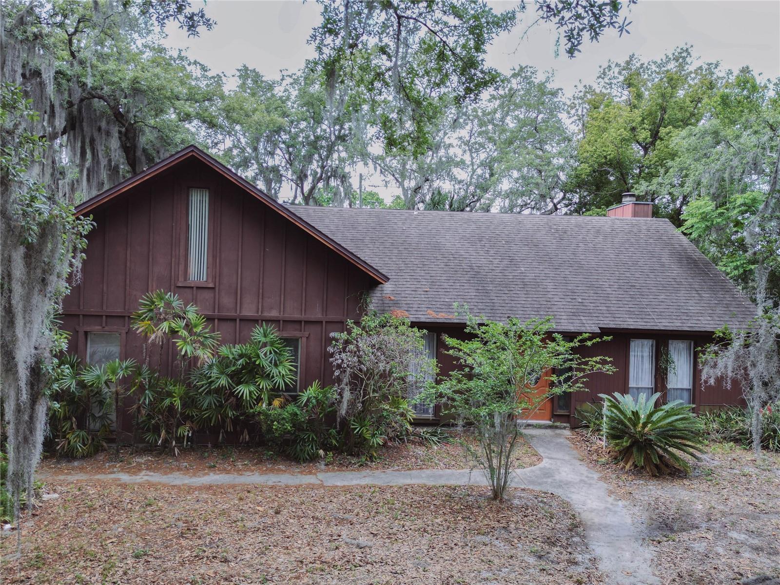 Single Family Residence in ORLANDO, FL - Daniel Dourado