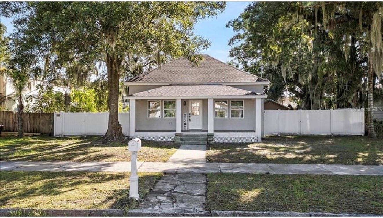 Single Family Residence in PLANT CITY, FL - Daniel Dourado