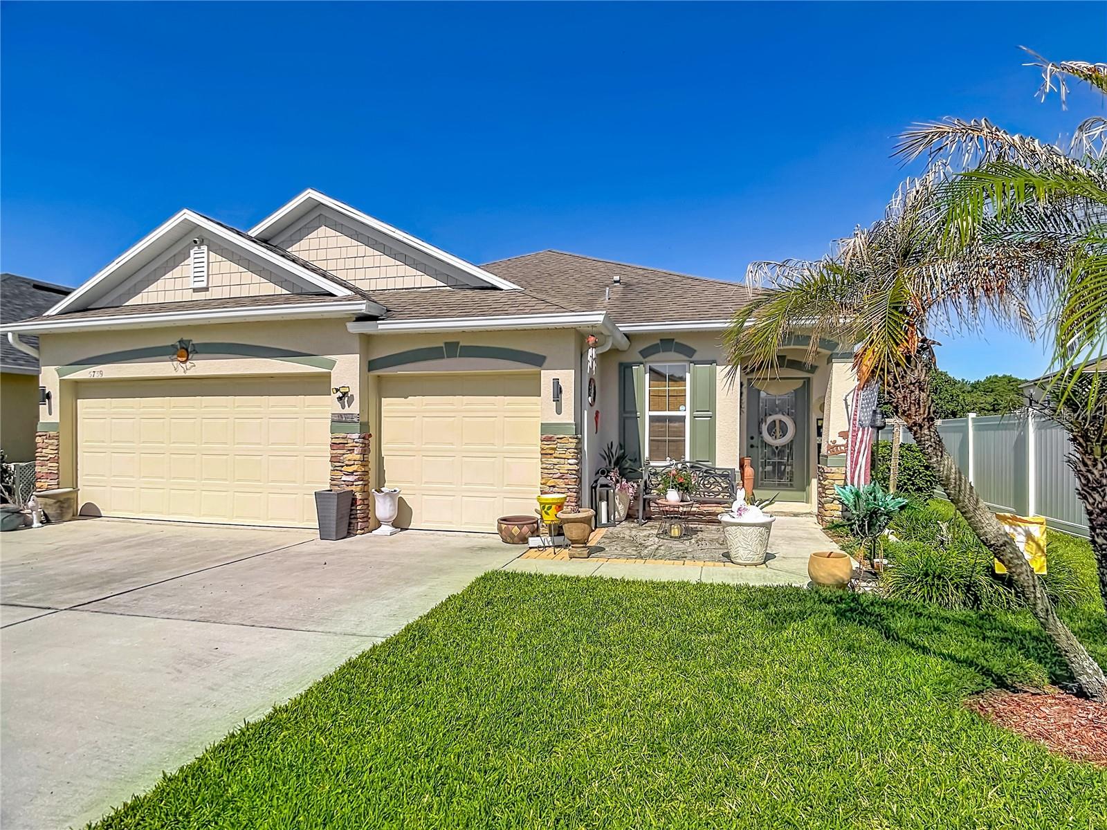 Single Family Residence in AUBURNDALE, FL - Daniel Dourado