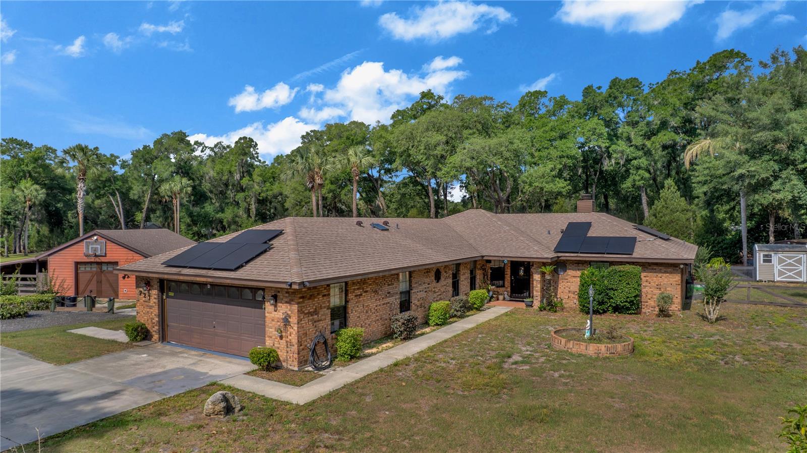 Single Family Residence in DELAND, FL - Daniel Dourado