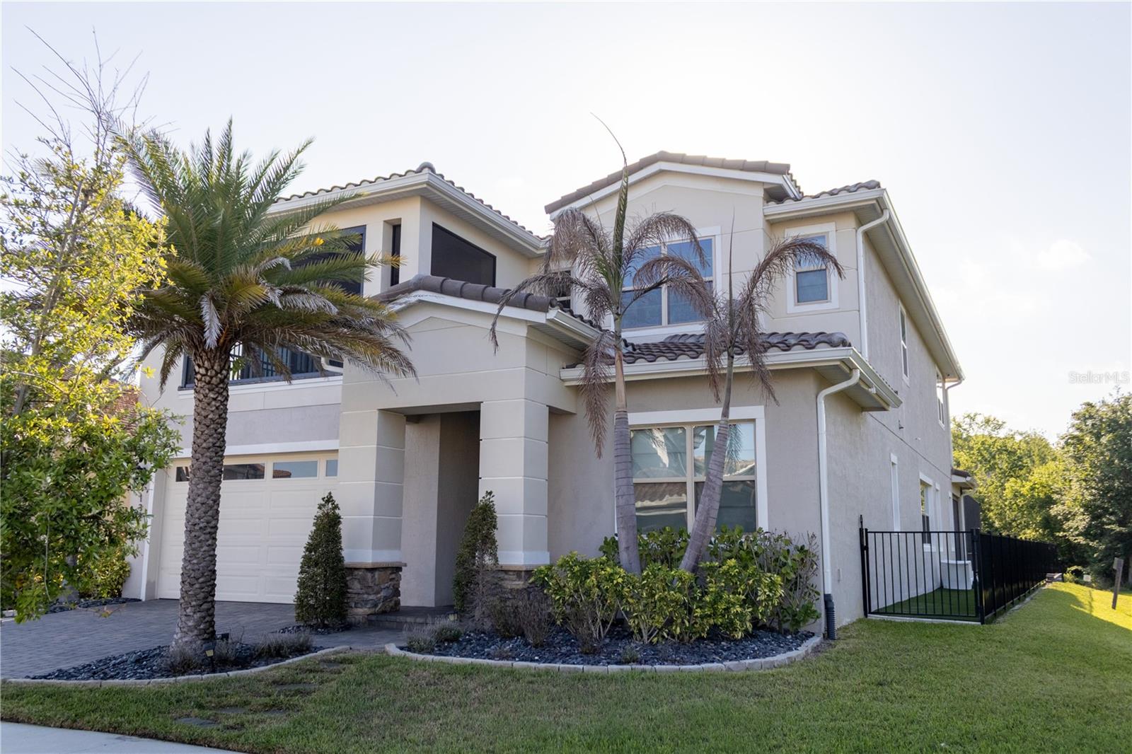 Single Family Residence in ORLANDO, FL - Daniel Dourado