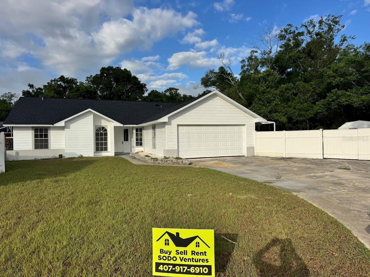 Single Family Residence in SANFORD, FL - Daniel Dourado